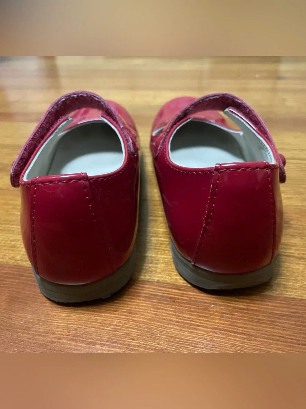 FootMates Emma Red Patent Leather Mary Jane Girls Dress Shoes Size 3